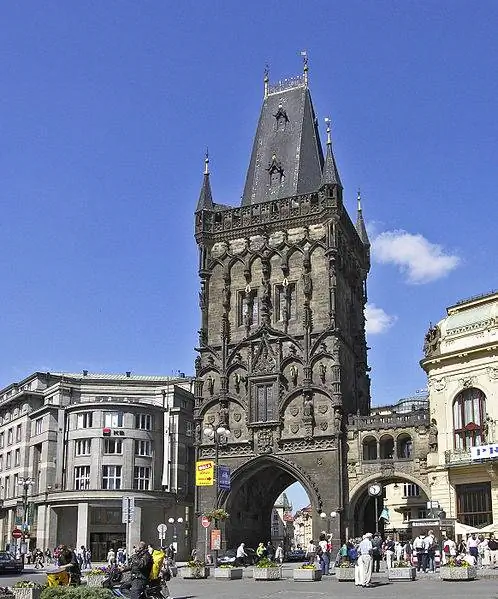 Готическая Пороховая башня