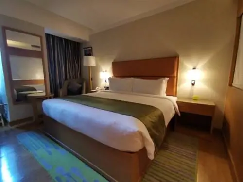 Моя комната в отеле Holiday Inn Baguio City Centre.
