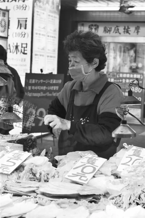 Жареный кальмар кто-нибудь?