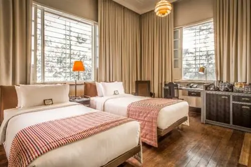 Отель Генри Манила