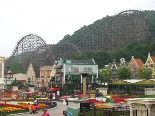 Деревянные американские горки Everland T Express, автор Джереми Томпсон, Wikipedia CC