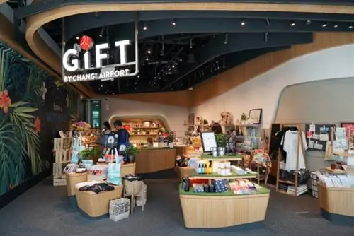 Сувенирные магазины внутри Jewel Changi
