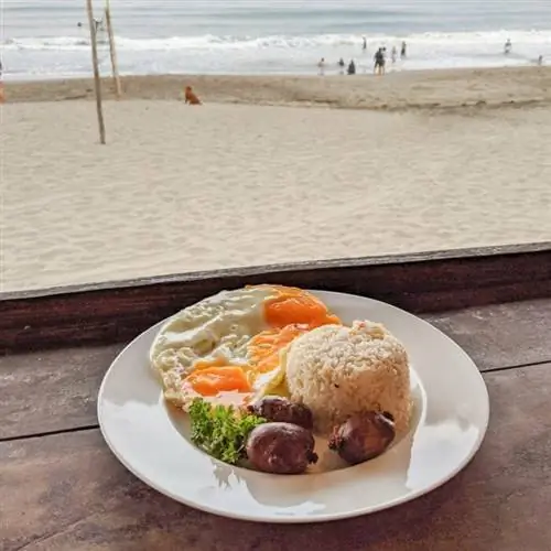 Завтрак с видом в Sebay Surf Central