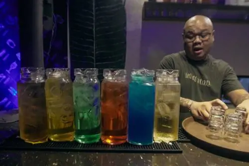 Коктейли в баре Ugly Daddy Resto | Фото предоставлено: Пол Бензи