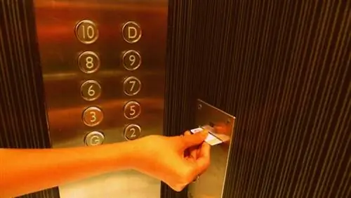 Ключ-карта для подъема на лифте