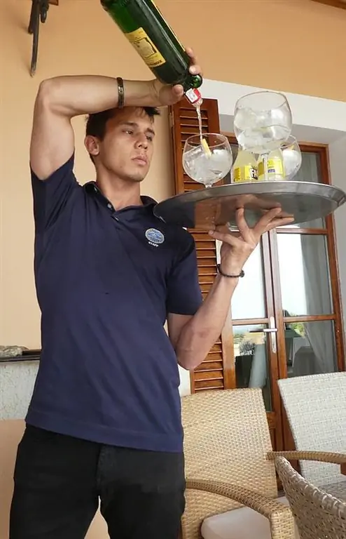 плечо красивое вино Майорка