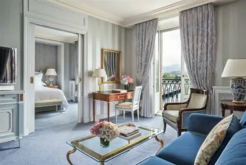 Роскошные номера в отеле Four Seasons Hotel des Bergues в Женеве