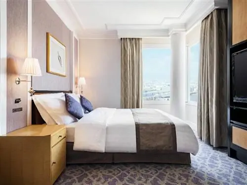 Полный список лучших отелей класса люкс в Осаке