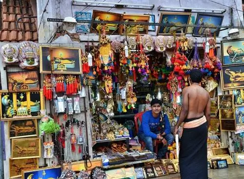 Сувенирные магазины возле храма Падманабхасвами