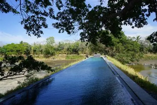 Повышенный бассейн в Punong Garys Place