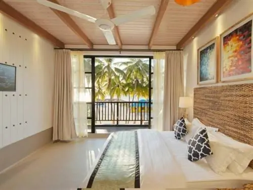 Отель Crystal Sands Beach на Маафуши