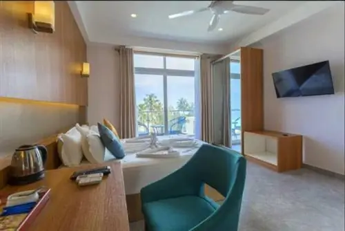 Kuredhi Beach Inn Маафуши
