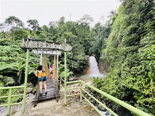 Посещение горного курорта Pulangbato Falls в Малабо, Валенсия