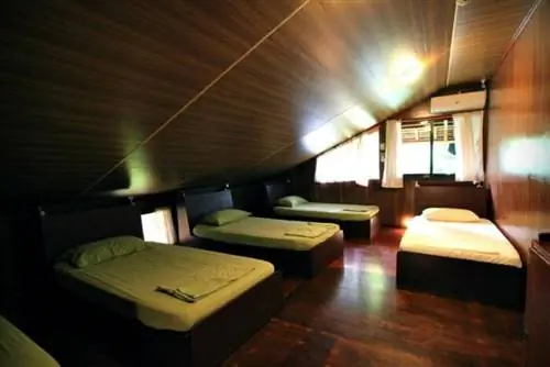Frendz Resort & Hostel Боракай