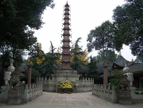 Башня ВэньШуЮань в Чэнду, Китай. Автор Джейсон Цзоу, Wikimedia cc.