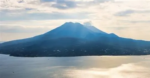 Сакурадзима от Парко Чана через Unsplash