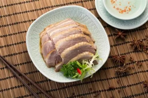 Нарезанное соевое мясо гуся