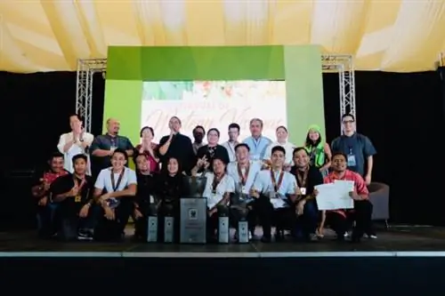 Гранд Чемпион ЗАПАДНОГО ТЕХНОЛОГИЧЕСКОГО ИНСТИТУТА с судейской коллегией