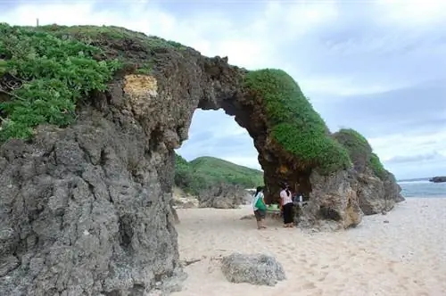 Арк Ахау на пляже Накабуанг на острове Сабтанг