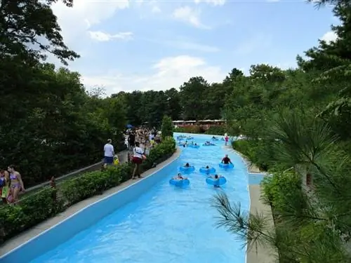 Аквапарк Splish Splash от Railroadwiki через Wikimedia cc Аквапарк Splish Splash от Railroadwiki через Wikimedia cc