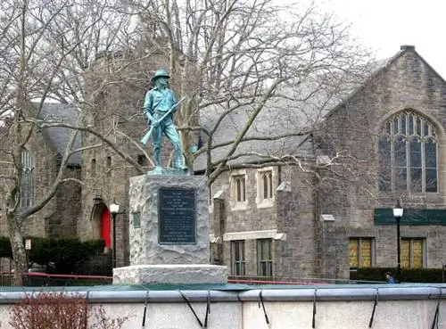 Круг на авеню Линкольн и Граматан, автор Джим Хендерсон, Wikimedia cc.