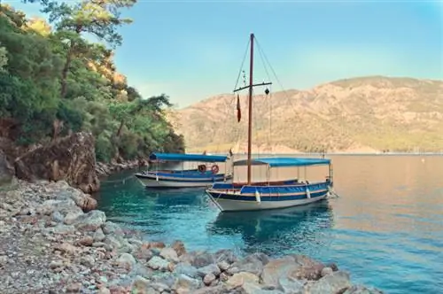 Туристические катера в Гечеке через Depositphotos