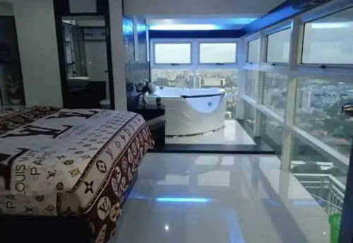 Себу Aibnb Главная спальня с джакузи