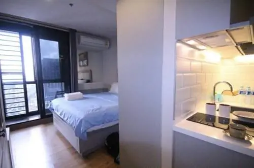 Airbnb в Бангкоке возле надземного метро