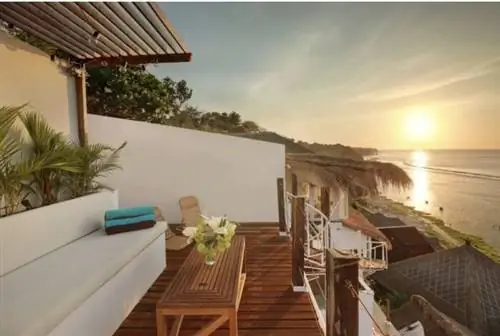 Airbnb Cliff House на Бали