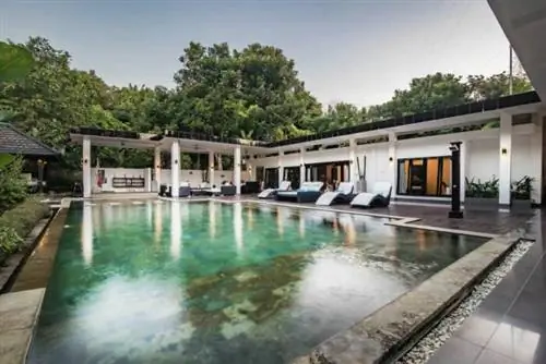 Airbnb на Бали с видом на сад