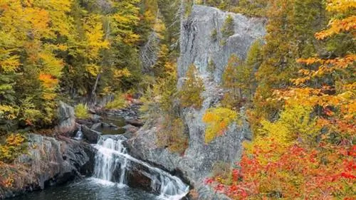 Водопад Пахта в заливе Хагас, автор Андитрашер, Wikipedia CC