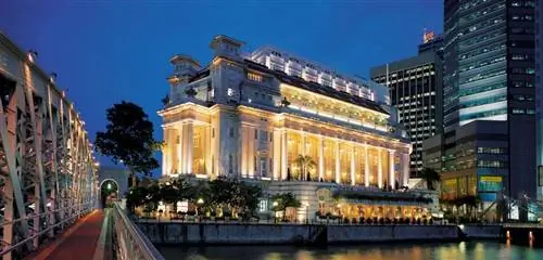 Отель Fullerton Singapore (фото любезно предоставлено www.fullertonhotel.com) Отель Fullerton Singapore (фото любезно предоставлено www.fullertonhotel.com)