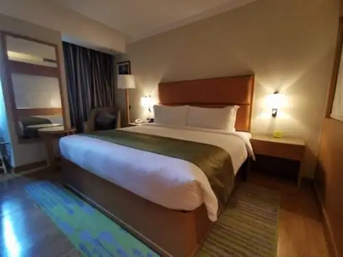 Спальня в отеле Holiday Inn Baguio