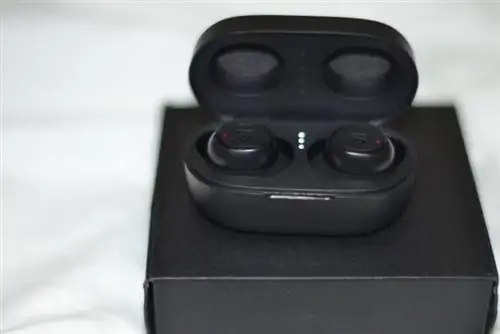 Truefree 2 - это прочный стандартный блок, заключенный в АБС-пластик с глянцевой поверхностью.