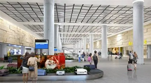 Выдача багажа в здании терминала аэропорта Кларк-Нью
