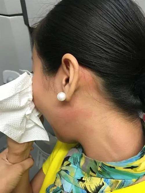 Безумная пассажирка ударила бортпроводников Cebu Pacific, когда они отказались убрать свою сумку