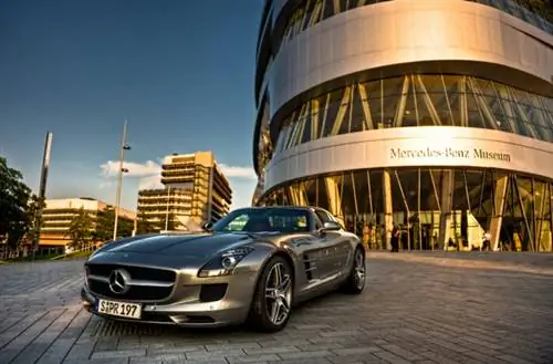 Фото музея Mercedes-Benz через Depositphotos