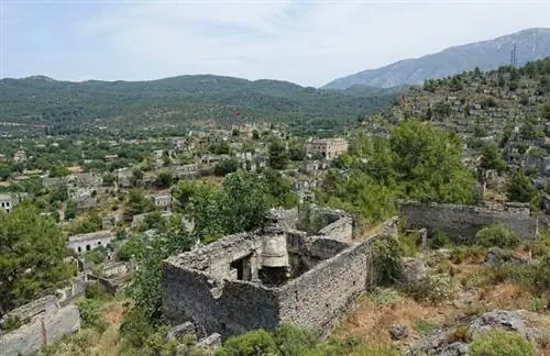 Деревня-призрак Каякой, автор Бьорн Кристиан Торриссен, Wikimedia cc.