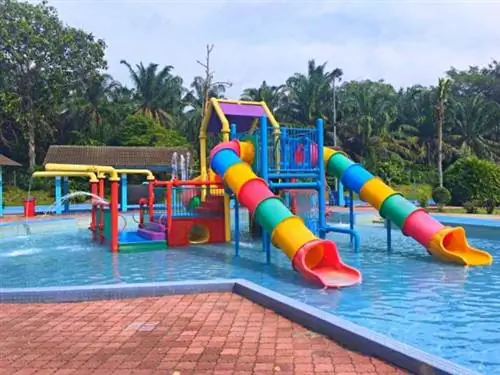 Курортный отель Wet World Air Panas Pedas