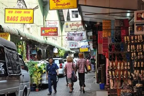 Рынок Богьоке Аунг Сан