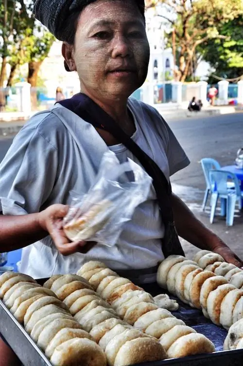 Уличный торговец едой