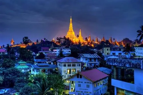 Пагода Шведагон ночью