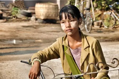 Бирманский ребенок в Багане