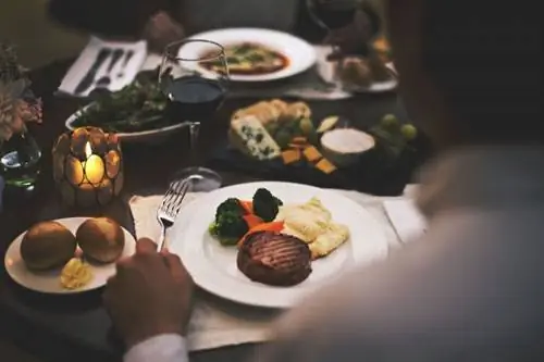 Ask-Any-Assistant предоставляет любые услуги, чтобы вы чувствовали себя по-настоящему как дома: от выбора белья до индивидуального меню еды.