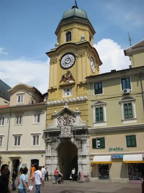 Градски Торань, Роберта Ф., Wikipedia CC