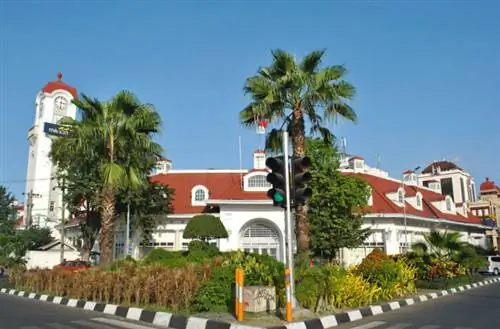 Банк Мандири Сурабая, автор @thisisinbalitimur, Flickr CC