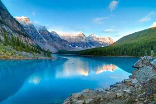 Озеро Луиза в Альберте, фото через Depositphotos