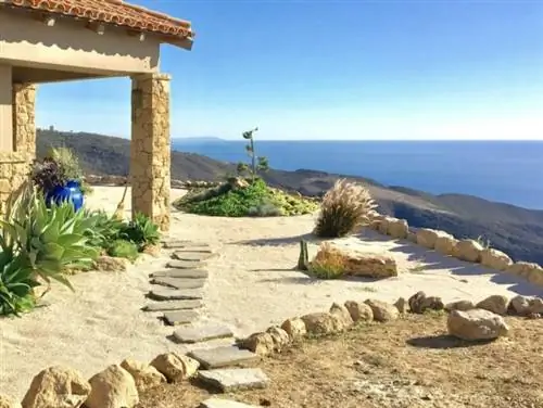 Студия Malibu Airbnb с уникальным видом на океан и горы