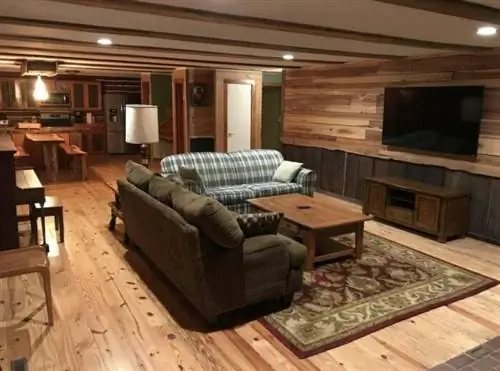 Бревенчатый домик Winston-Salem Airbnb с экскурсией по пивоварне и дегустацией