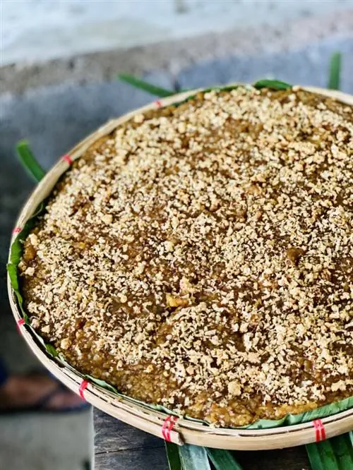 Пирог из коричневого риса - Синукмани или Бибингка в других частях Филиппин.